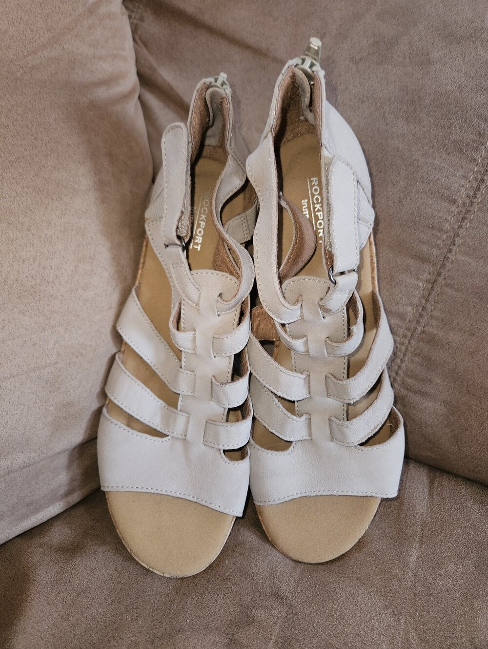 NEW Rockport Sz 9.5 Light Beige Strappy Gladiator Sandals
